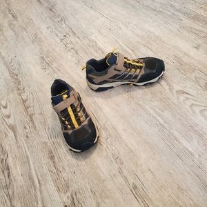 Youth Merrell hiking shoe sneaker size 3M little boys outdoor nature athletic